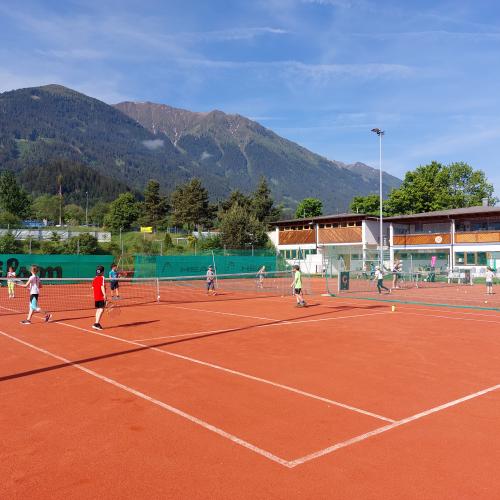 2b Tennis