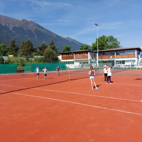 2b Tennis