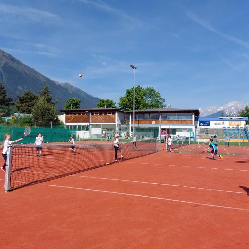2b Tennis