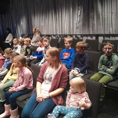 Theater 2c