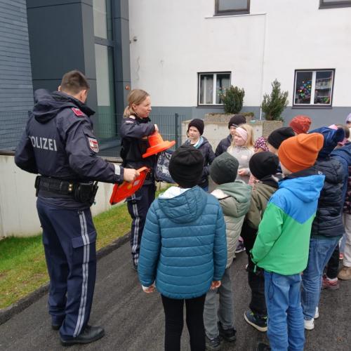 Kinderpolzei 3c