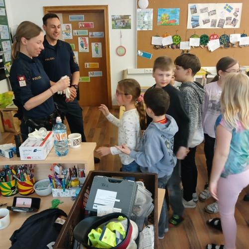 Kinderpolzei 3c