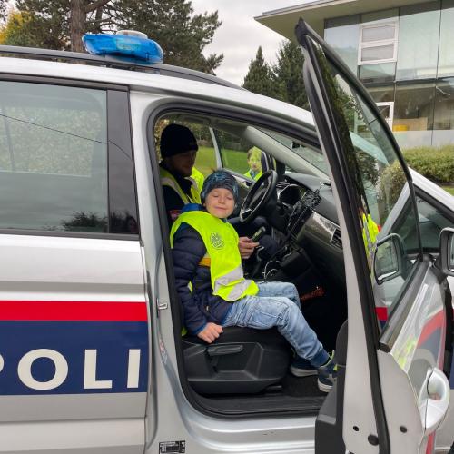 Polizei 2b