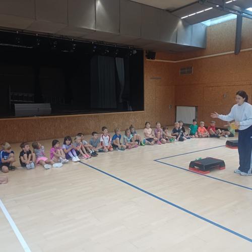 Hopsi Hopper besucht die 1b