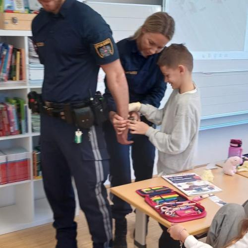 Polizei 3a